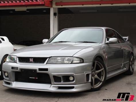 33gtr 中古：なぜ今でも人気があるのか？